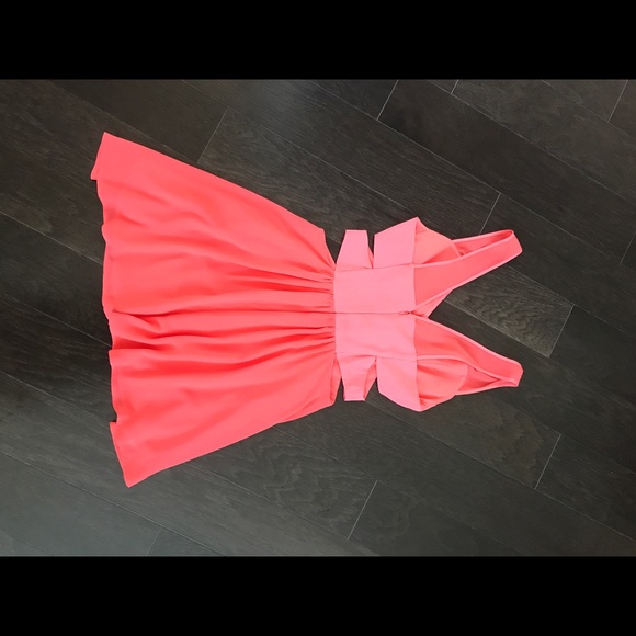 Finders Keepers Cocktail/Homecoming Dress - Picture 2 of 4